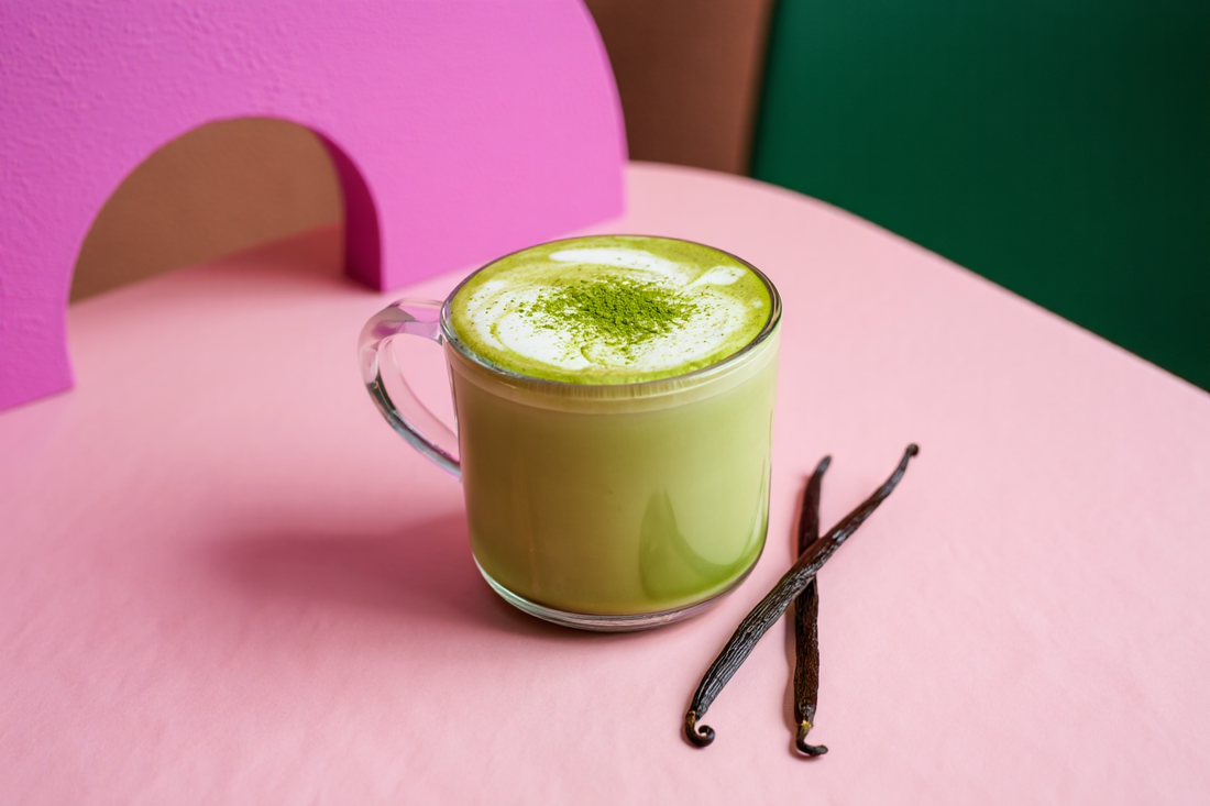 Vanilla matcha latte : la recette douce & crémeuse qui va changer tes pauses sucrées